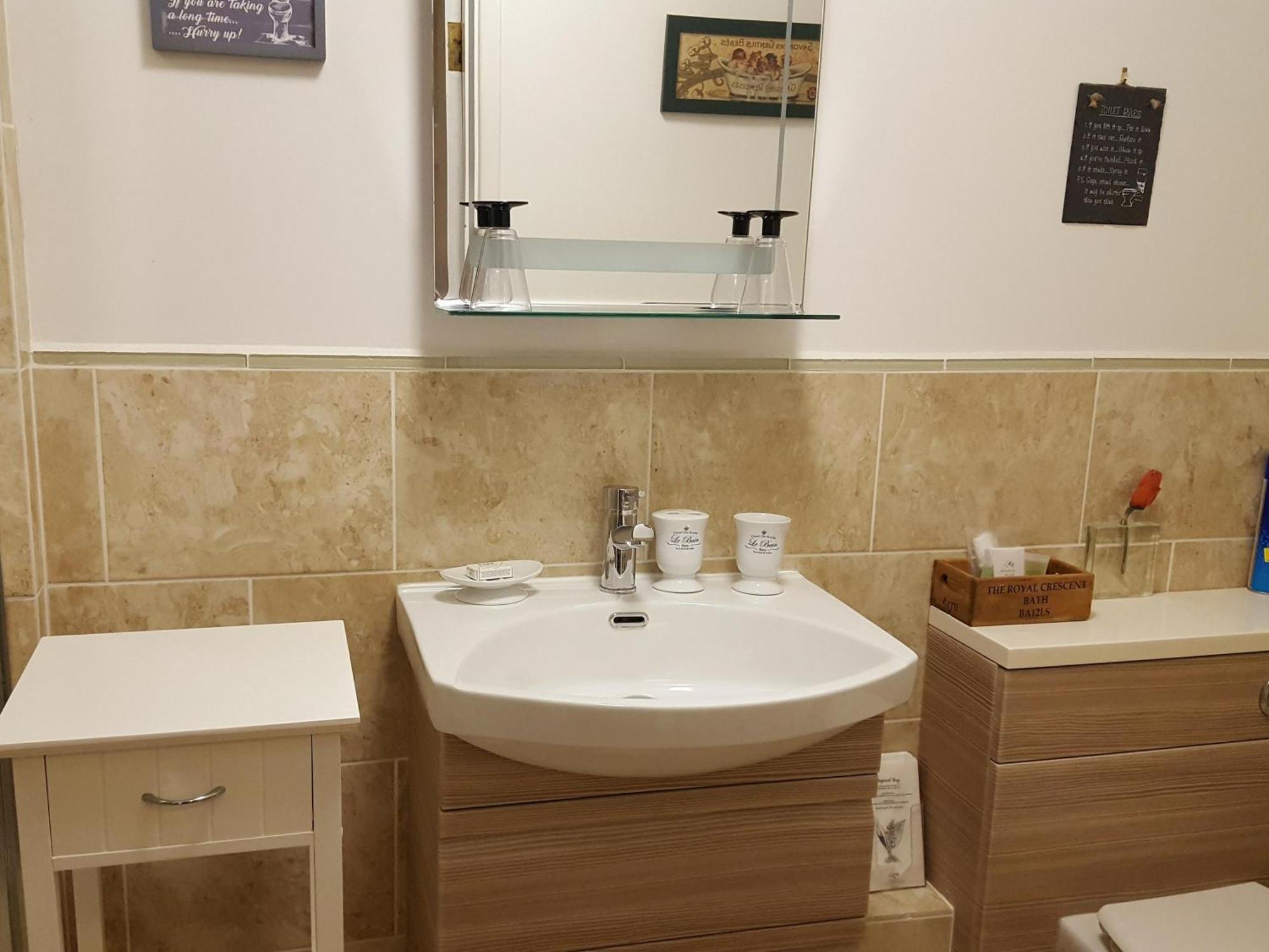 White Guest House Bath Pokoj fotografie